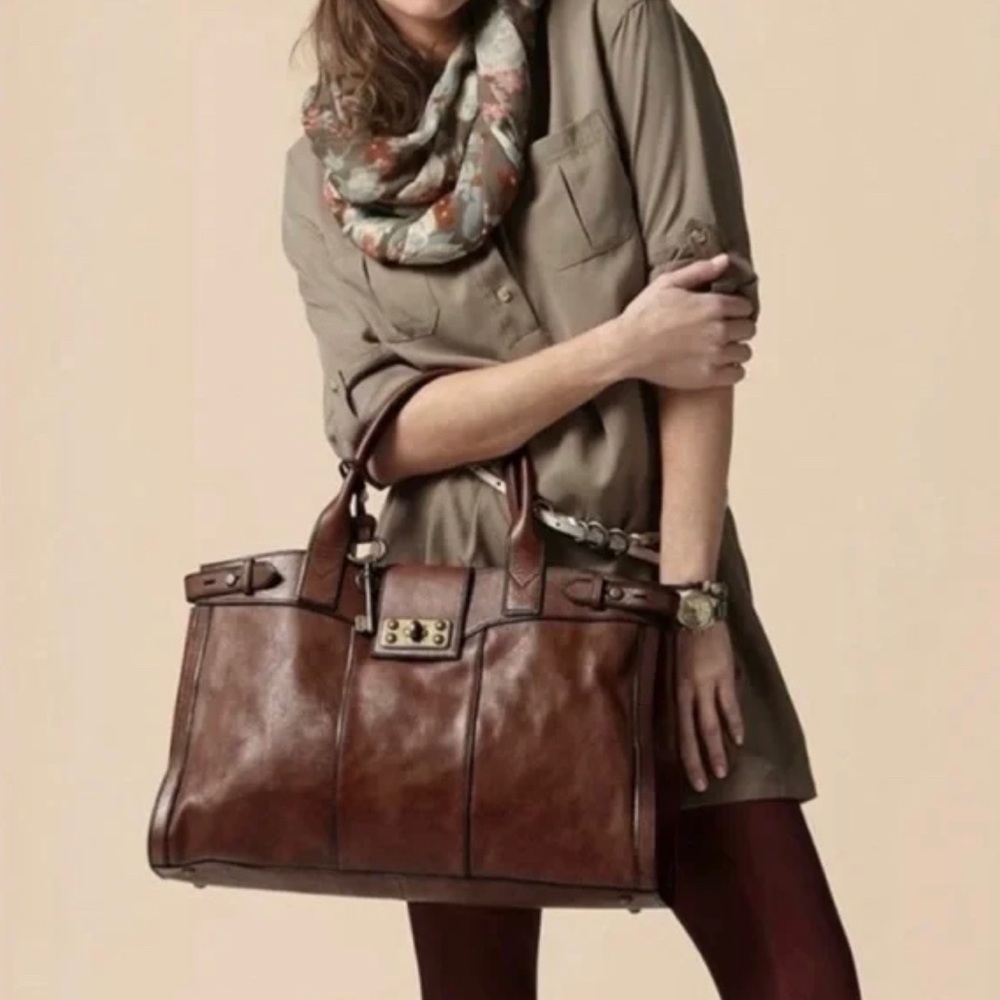 Vintage FOSSIL Reissue Leather Weekender Handbag in Chestnut